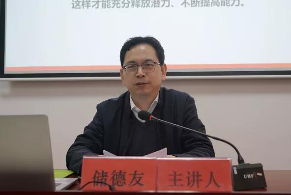 县委书记“喊话”年轻干部：人生只有一次青春。现在，青春是用来奋斗的；将来，青春是用来回忆的