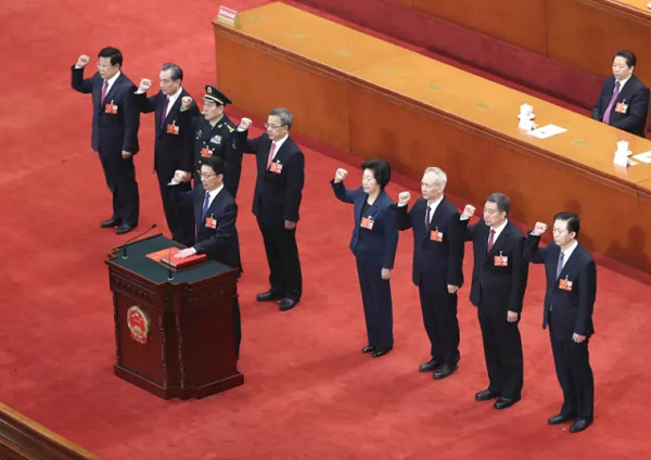 王牌官察||解读“专家治国专业理政”的刘鹤＆易纲样本