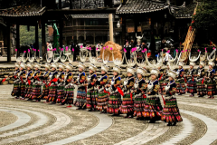 一年花10万旅行，老年人玩出万亿市场